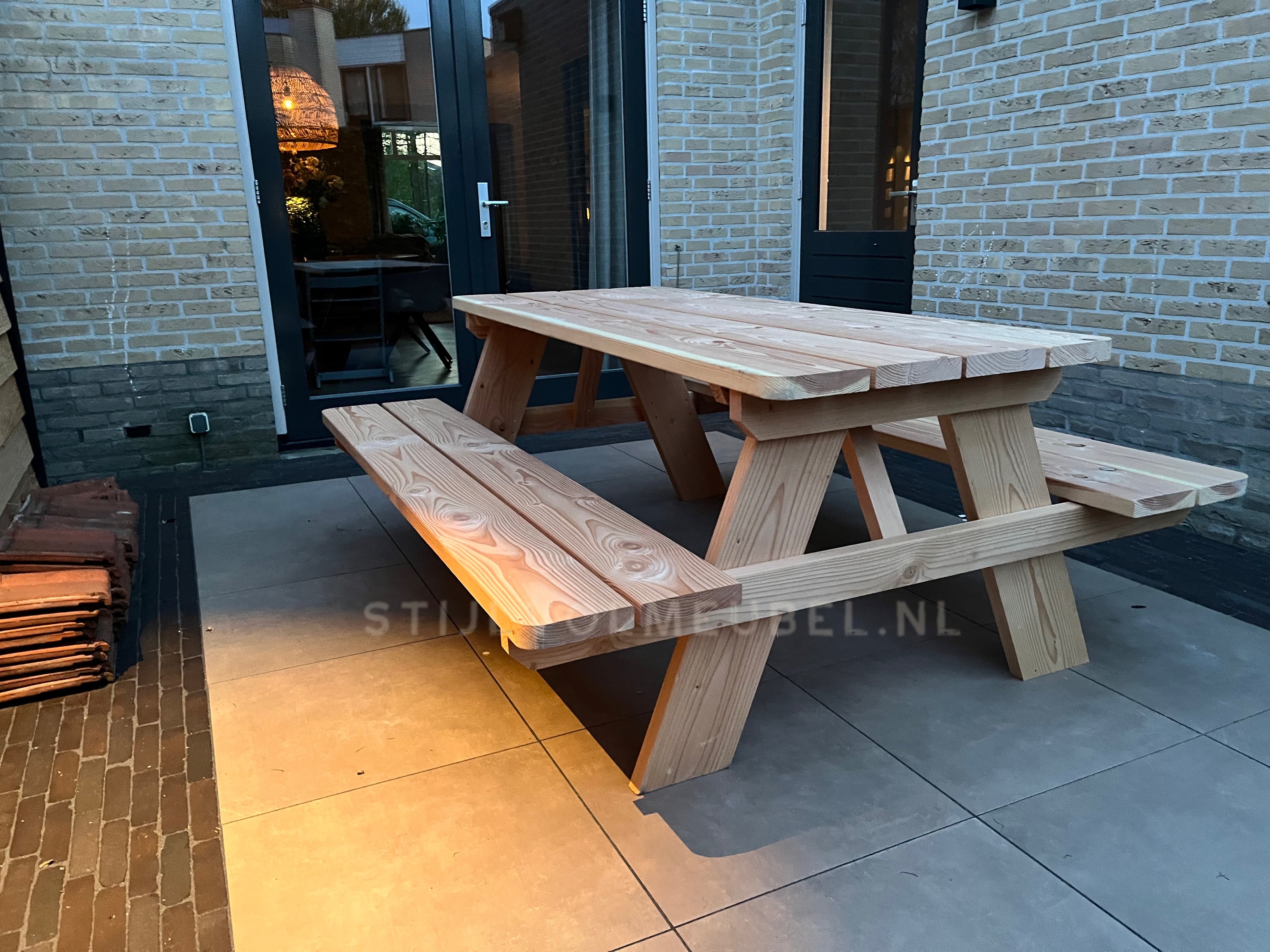Douglas classic picknicktafel  2,4 meter (meest gekozen)